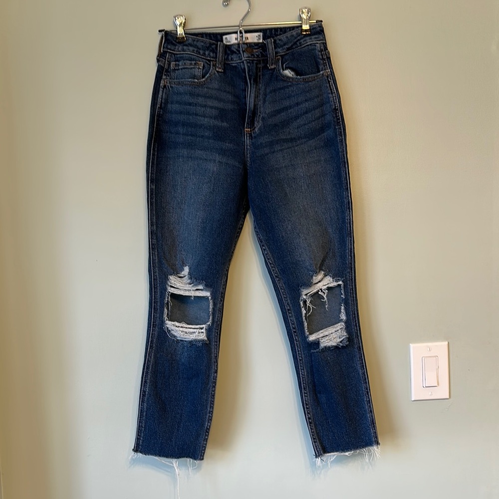 Hollister Curvy High Rise Mom Jeans Size 1 Short